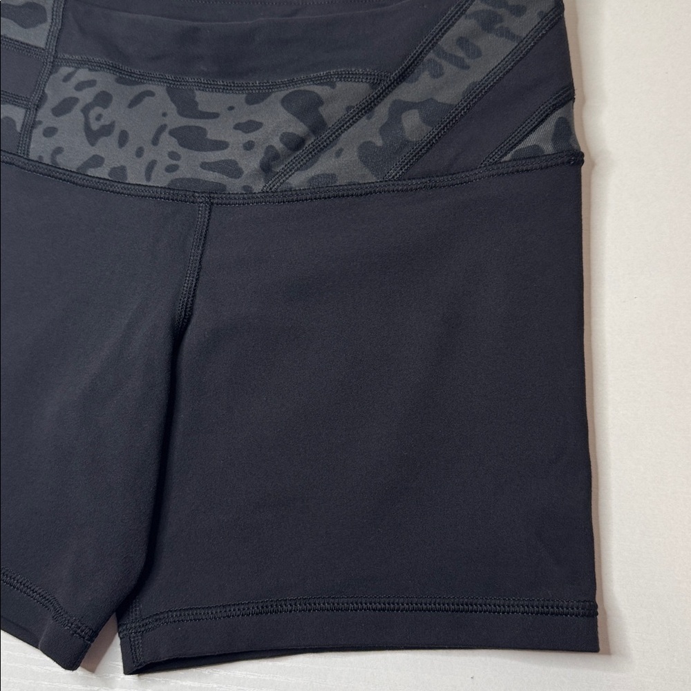 Lululemon Groove Short *Full-On Luon (Regular) - Black / Wi14 Quilt 5 - Picture 9 of 16